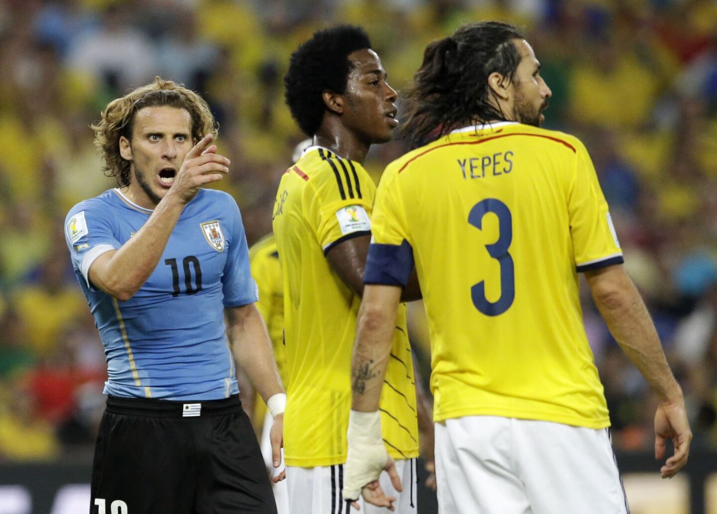Enojo de Forlán durante el Mundial 2014 ante Colombia. Foto: Archivo.