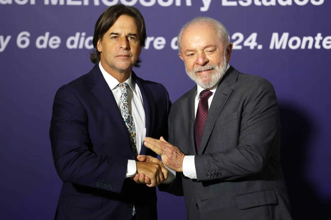 Luis Lacalle Pou y Lula da Silva en la cumbre del Mercosur.