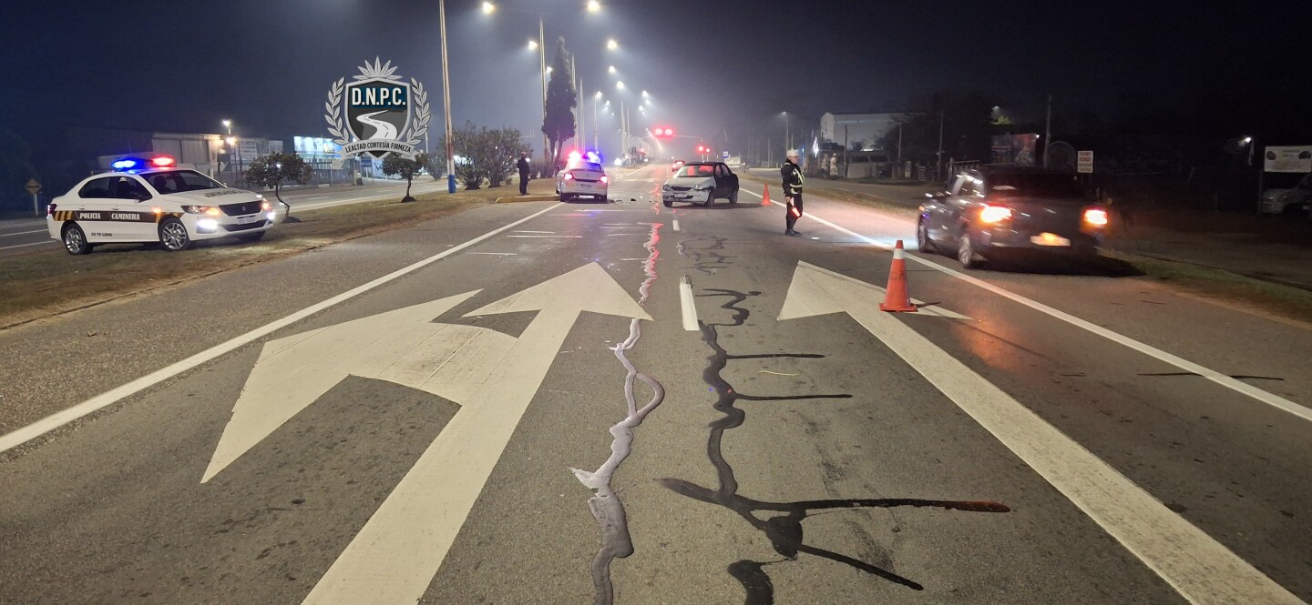 Siniestro de tránsito en la ruta Interbalnearia que involucró a un móvil policial.