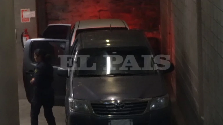 Gustavo Penades siendo trasladado del juzgado de Juan Carlos Gómez tras ser formalizado