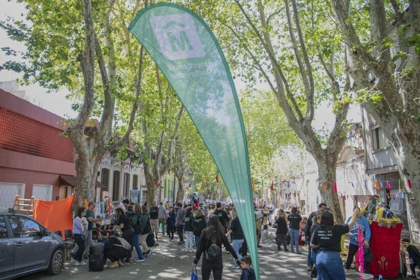 Jornada de peatonal barrial en Montevideo.