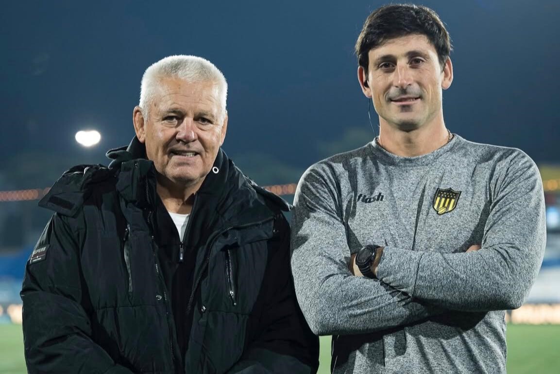 Warren Gatland e Ivo Dugonjic en Peñarol.