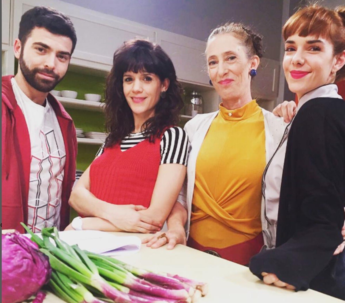 Miriam Odorico junto a Nazareno Casero, Violeta Urtizberea y Julieta Nair Calvo en "Las Estrellas".