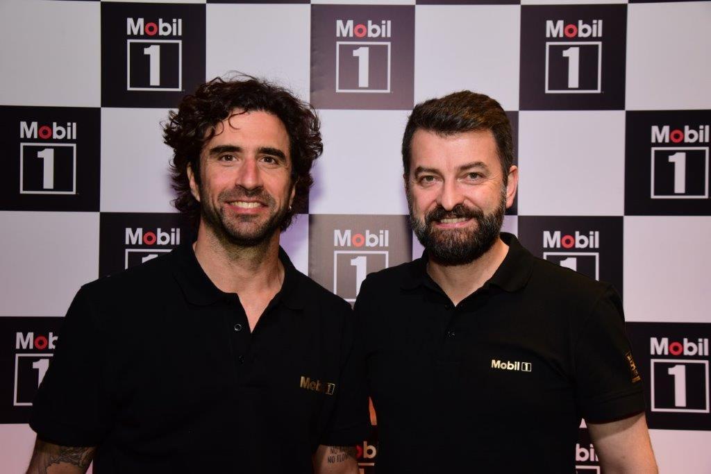 Cochito López y Cristiam Reus destacaron la vigencia de Mobil 1 durante la celebración por los 50 años del lubricante sintético.