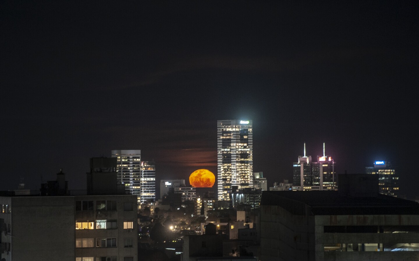 "Superluna azul" visible este jueves