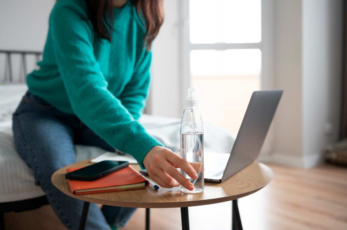 Trabajo, botella, laptop