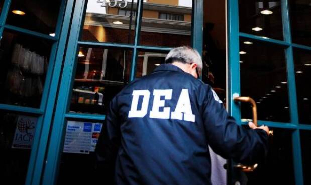 La DEA se reinstaló en el país en 2012 y retiró su sede en 2019, hoy trabaja desde Argentina