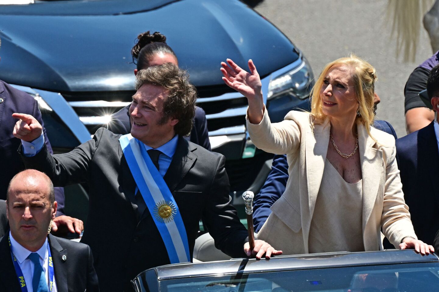 Javier Milei y su hermana Karina durante la ceremonia de asunción presidencial