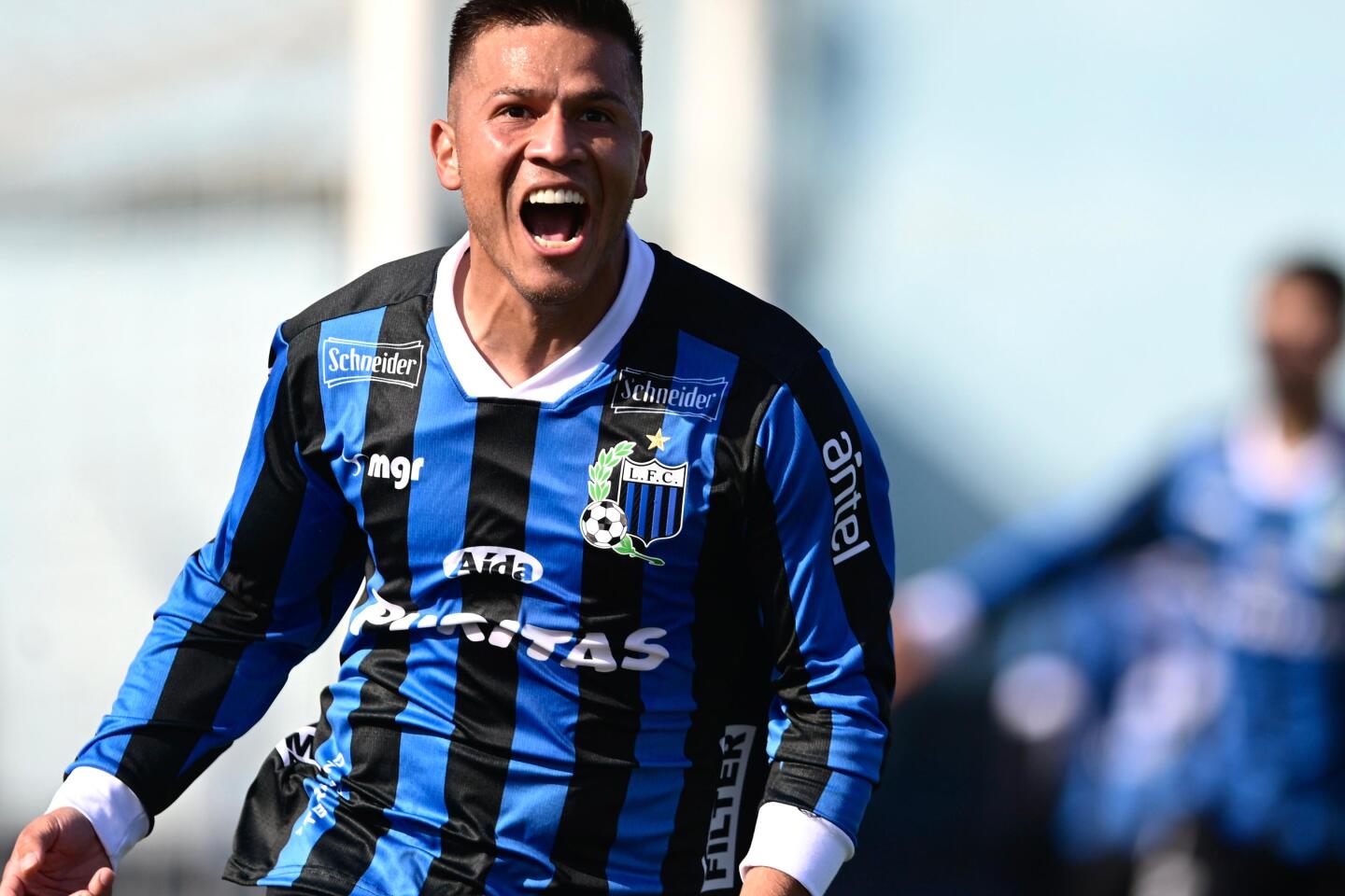 Hugo Quintana celebra el 2-1 de Liverpool ante Cerro Largo.