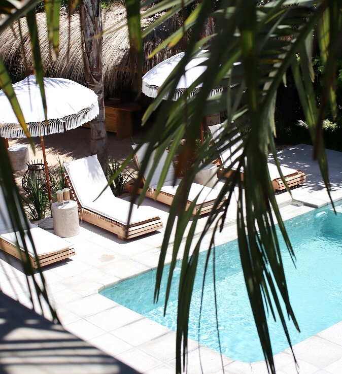 Donde hoy está la piscina de la posada, previo a la pandemia hubo un paseo gastronómico.