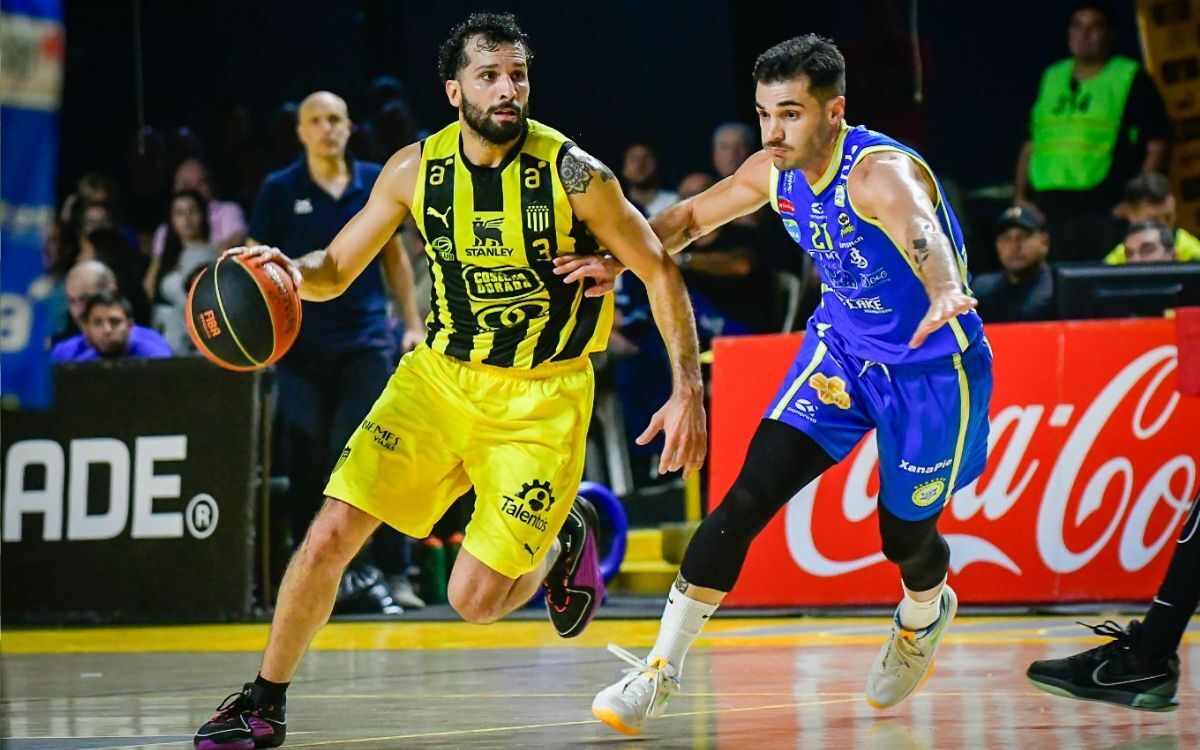Peñarol ante Hebraica Macabi por Liga Uruguaya de Básquetbol.