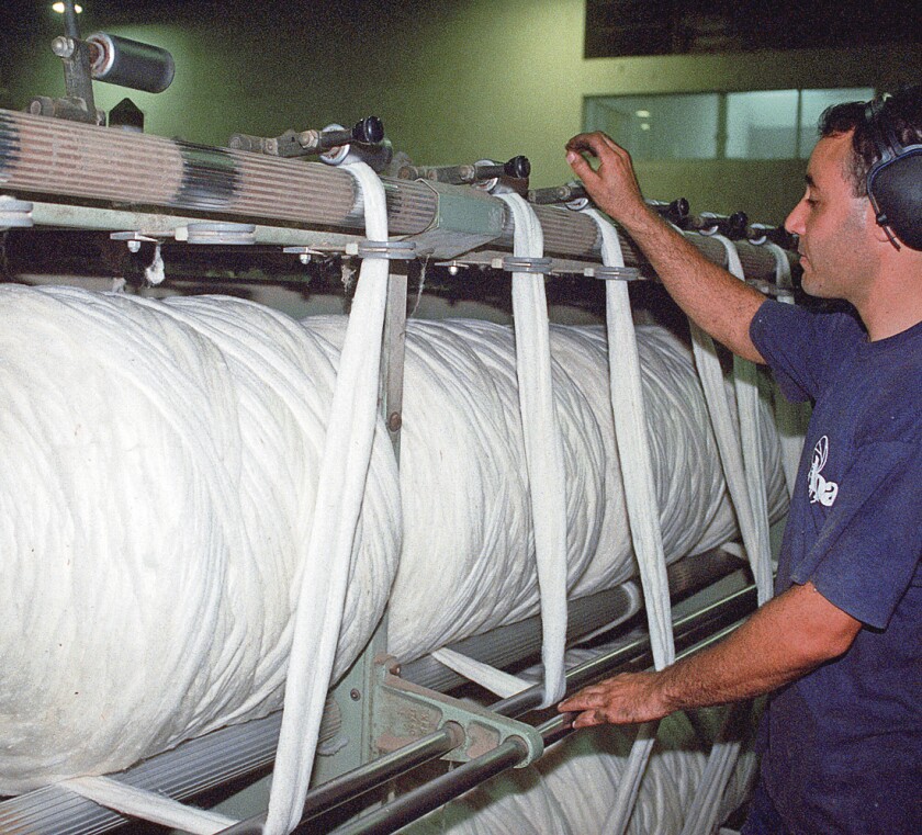 lanera piedra alta, lana, florida, obrero, maquinaria, fabrica, 20020521, hoja 90047, foto colmegna¶China. Remarcó su liderazgo como comprador de lana sucia¶