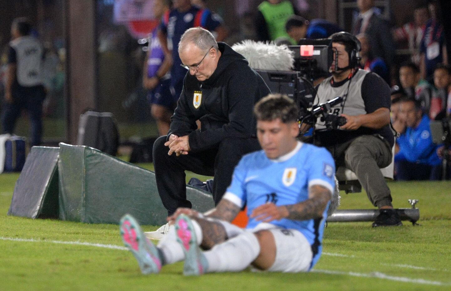 Marcelo Bielsa durante el partido entre Paraguay y Uruguay por Eliminatorias.