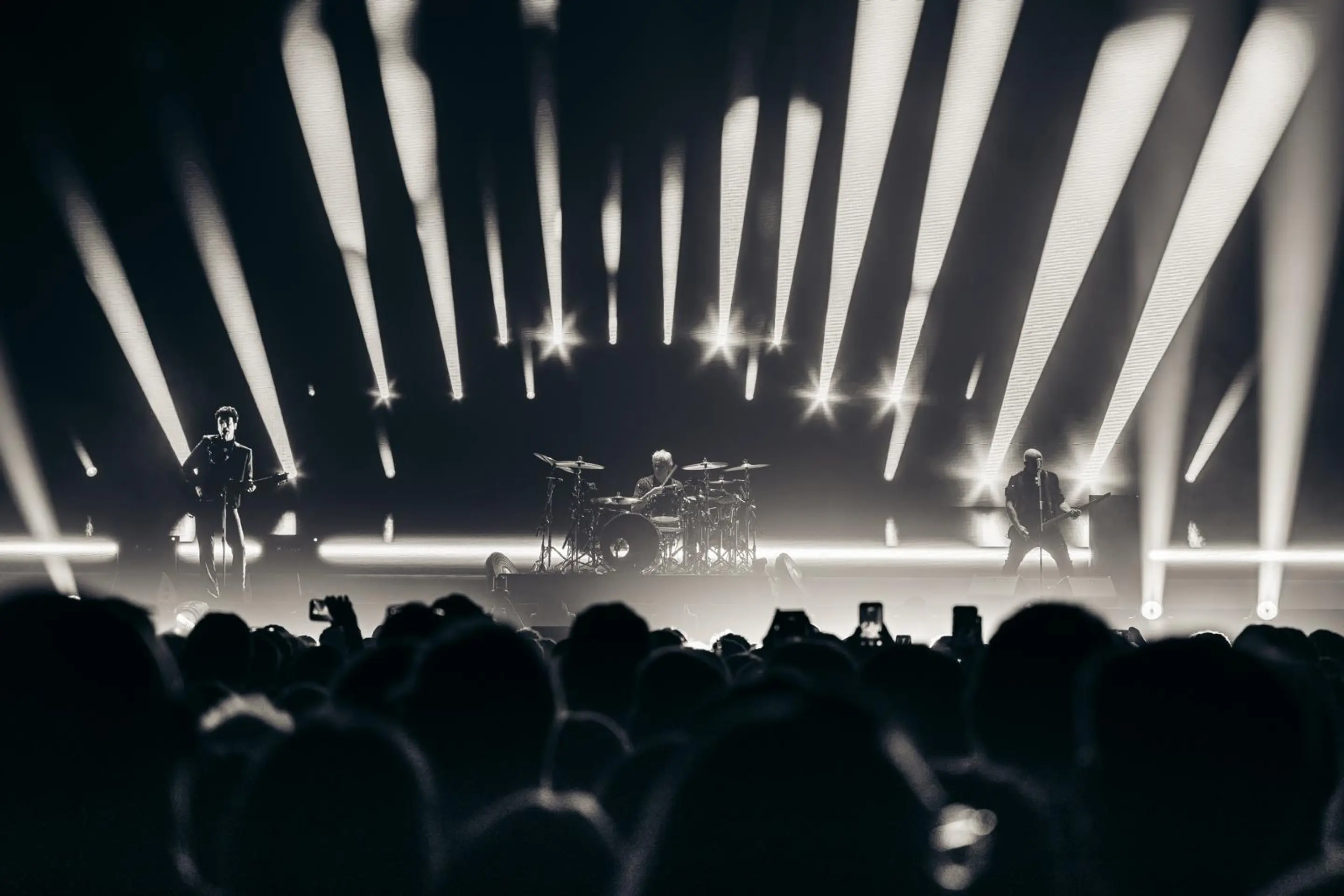 El holograma de Cerati revive a Soda Stereo en un Antel Arena colmado de nostalgia — image 4