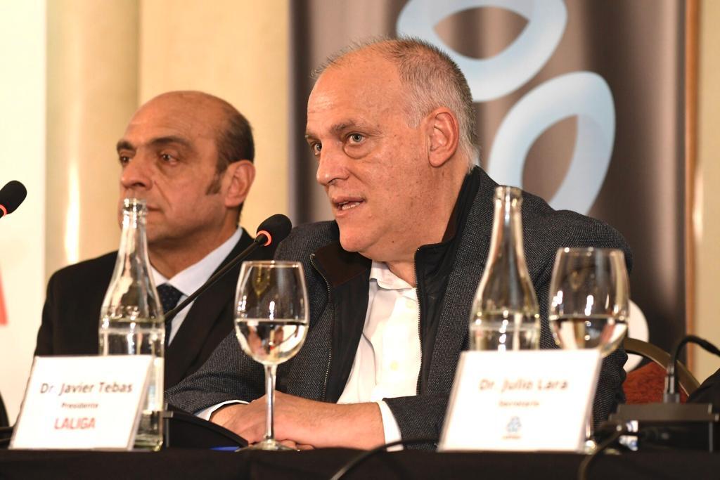 Javier Tebas, presidente de LaLiga de España, en Uruguay.