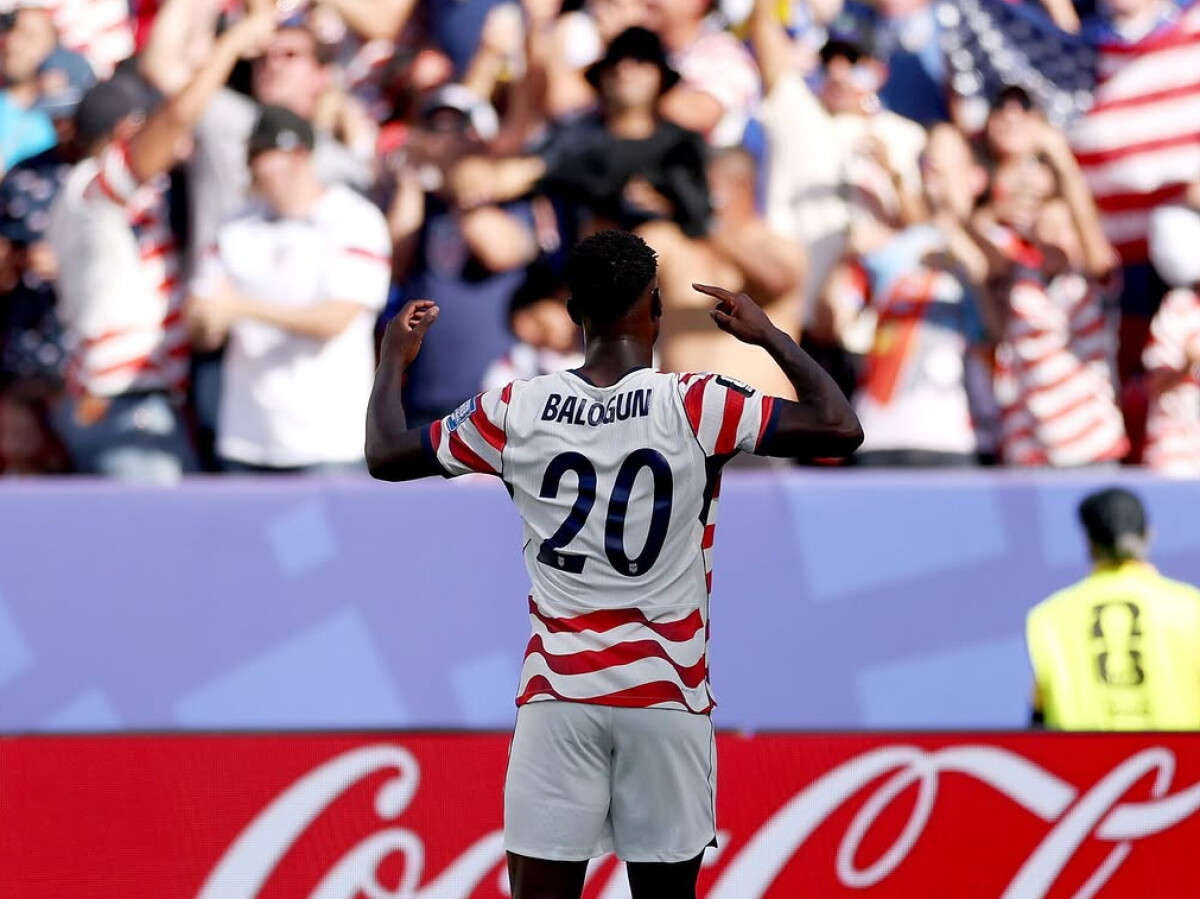 Folarin Balogun en un partido con la selección de Estados Unidos durante el Mundial 2026.