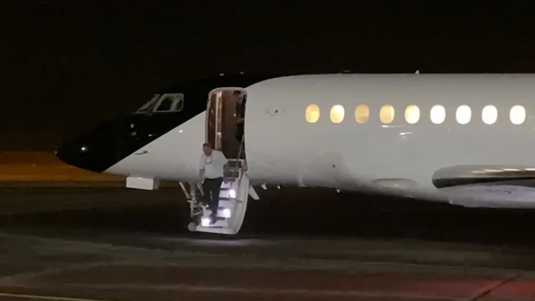 Aterrizaje en Carrasco tras asunción de Lula da Silva
