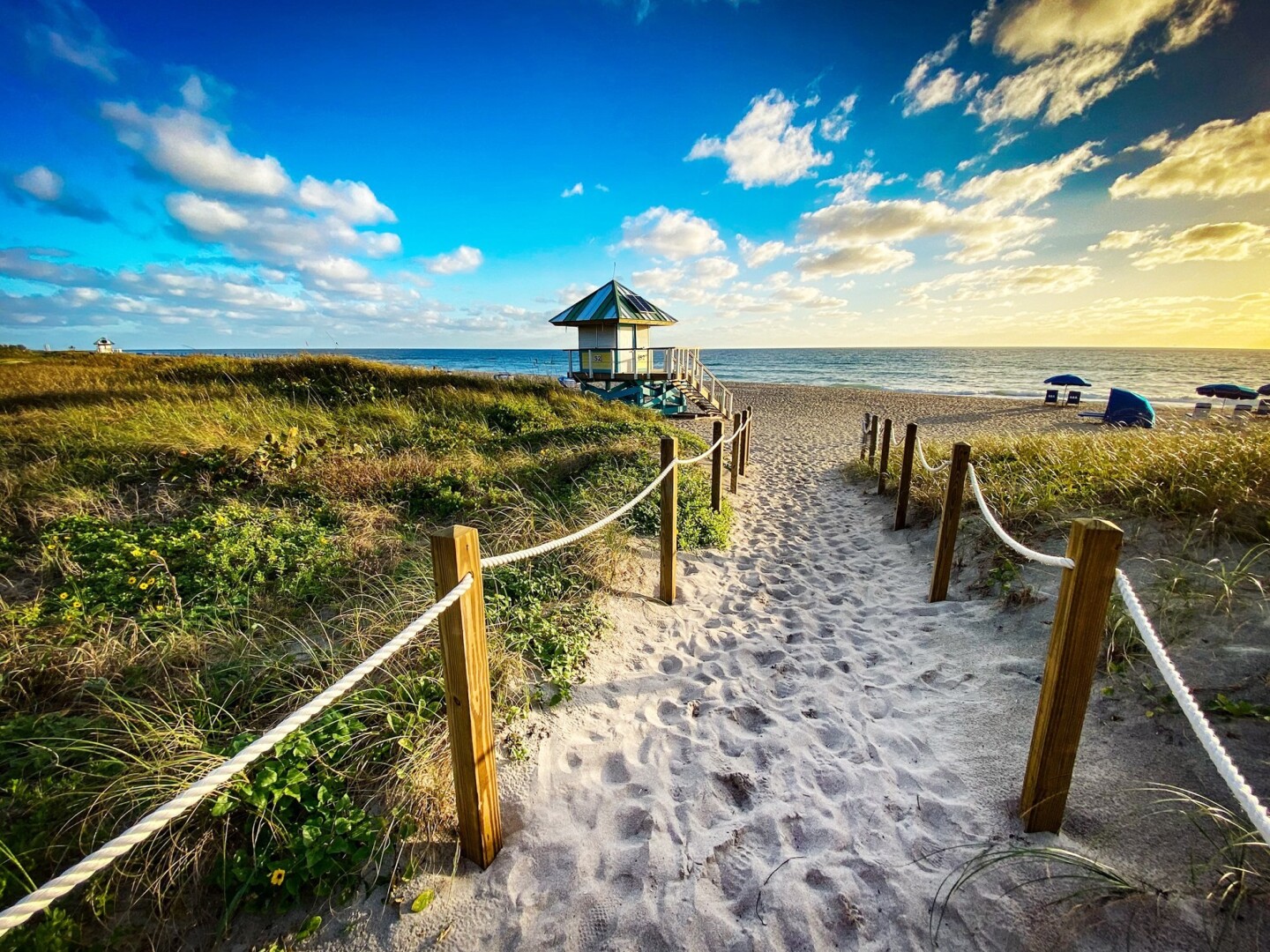 Entrada a la playa pública de Delray Beach, en Palm Beach, Florida.