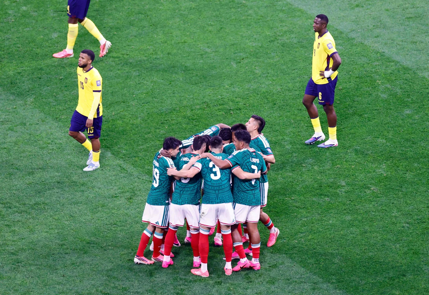 México 2-0 Ecuador en vivo por el Mundial 2026: Raúl Jiménez marca un golazo y desata la fiesta en el Azteca