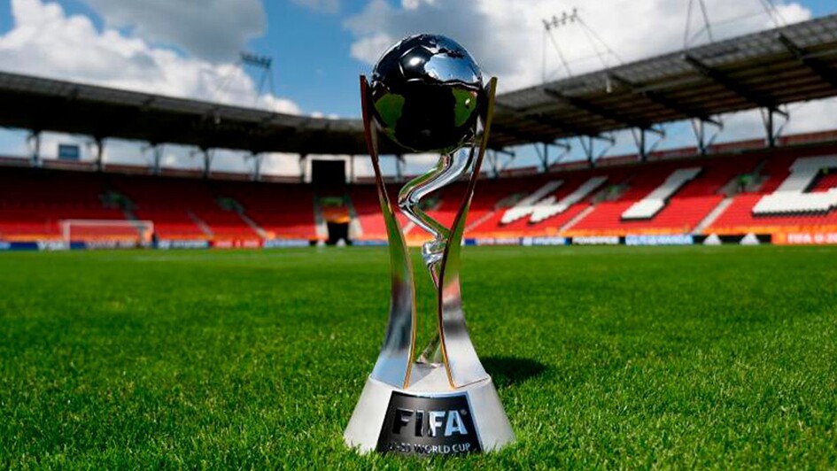 El trofeo de la Copa del Mundo Sub 20 de la FIFA.