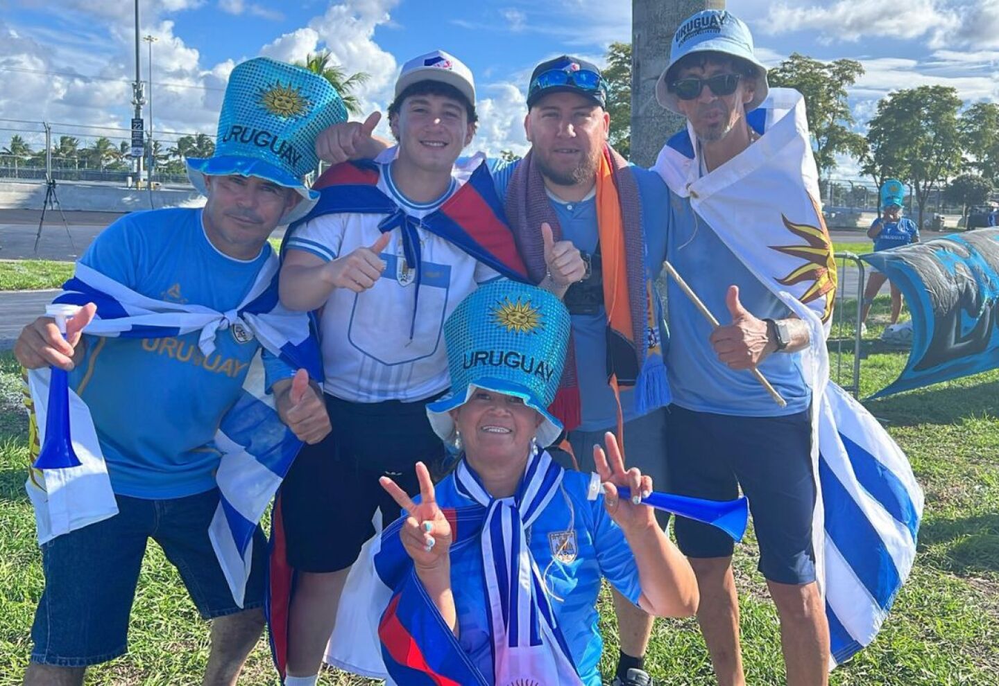 Hinchas de Uruguay en la previa del partido ante Panamá en la Copa América.