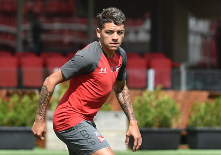 Diego García durante un entrenamiento con Estudiantes de La Plata. Foto: @EdelpOficial.