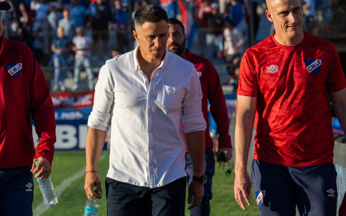 Pablo Peirano en la previa del partido entre Wanderers y Nacional en el Parque Viera.