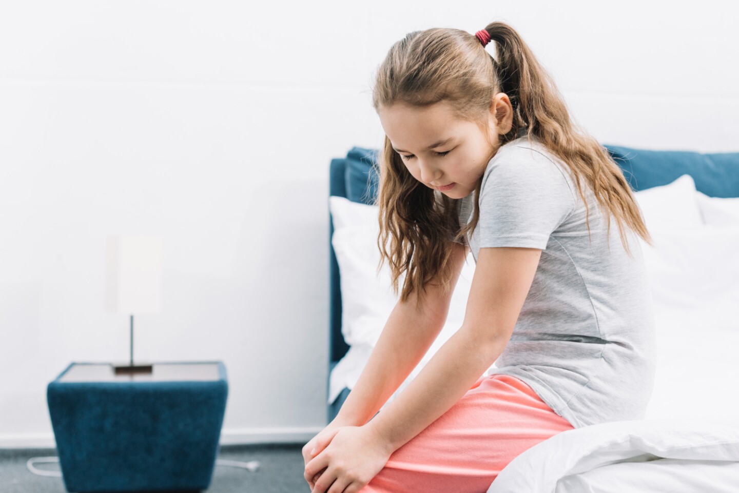 Niña dolor rodilla