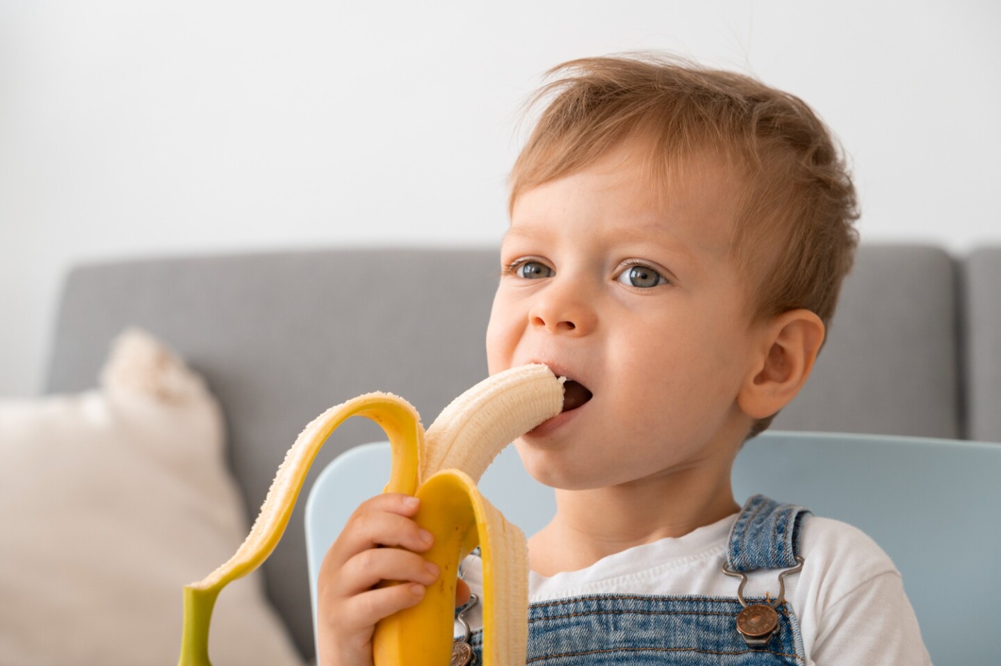 Niño comida saludable
