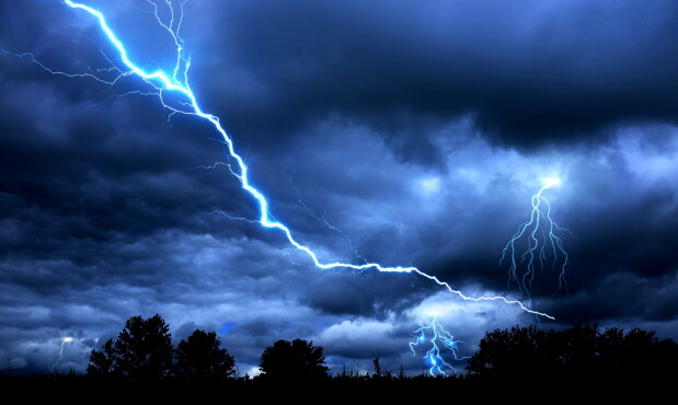 Rayo, tormenta