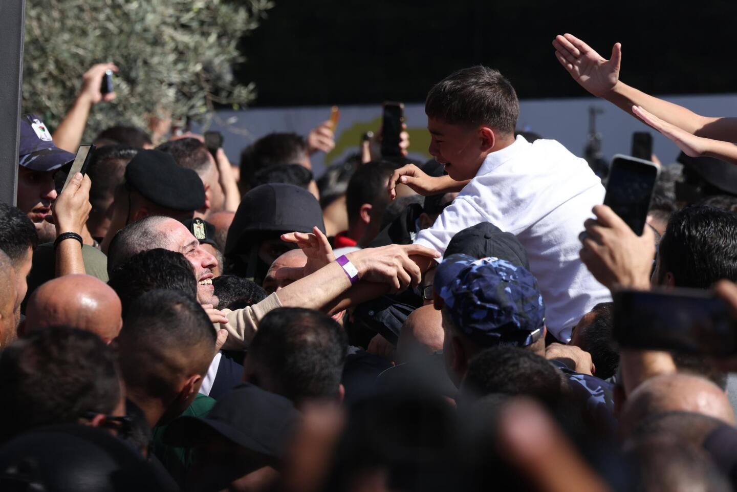Reencuentro entre presos palestinos y sus familias en Gaza