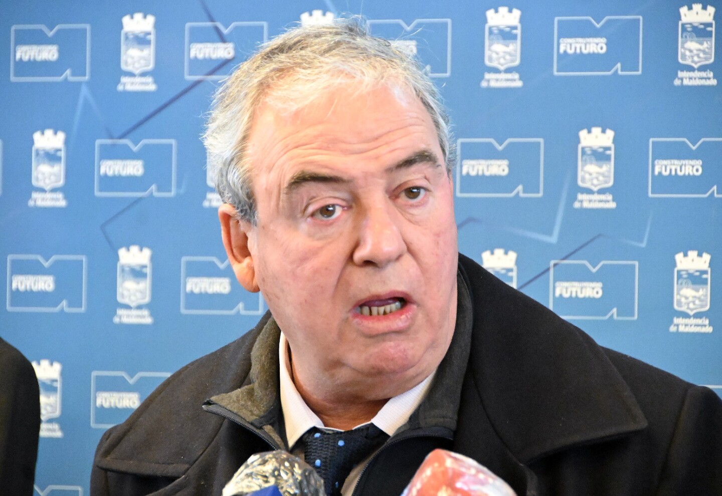 Luis Alberto Heber brinda conferencia de prensa. Foto: Ricardo Figueredo