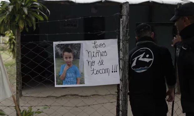 Hicieron una marcha en la localidad, en reclamo por la aparición de Loan Peña