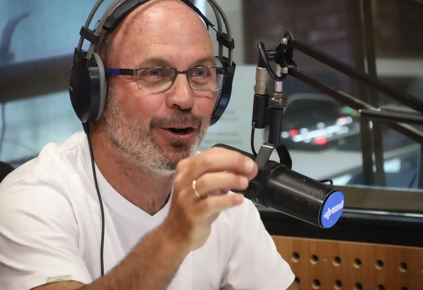 Nacho Álvarez reveló el contenido del último mensaje con un directivo de Canal 4 tras final de “Santo y seña” Nacho Álvarez reveló el contenido del último mensaje con un directivo de Canal 4 tras final de “Santo y seña”