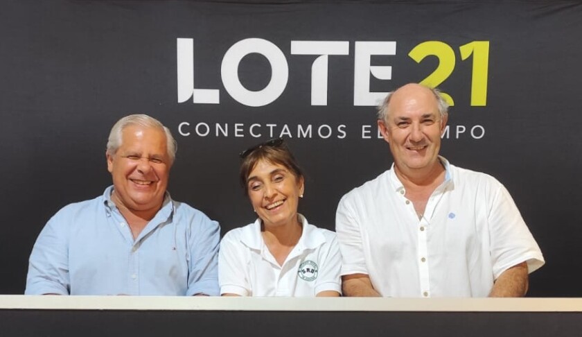 Nelson Martínez Benia, Ana Acuña y Alberto Gallinal.jpg