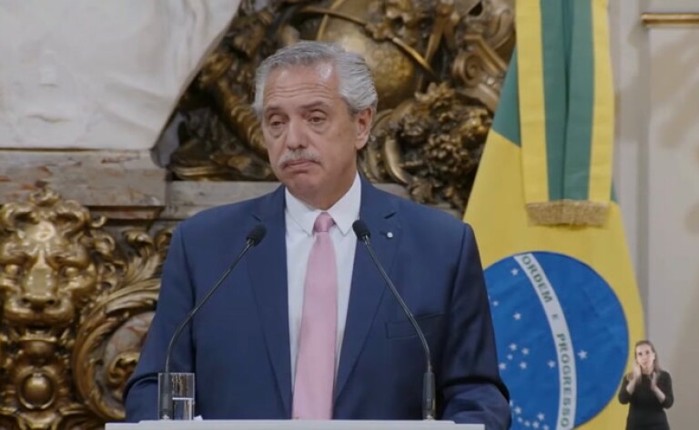 Alberto Fernández se refiere a Chávez en lugar de a Maduro