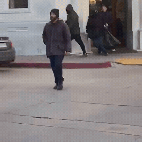 Delincuentes encapuchados rapiñan un BROU de Pando.