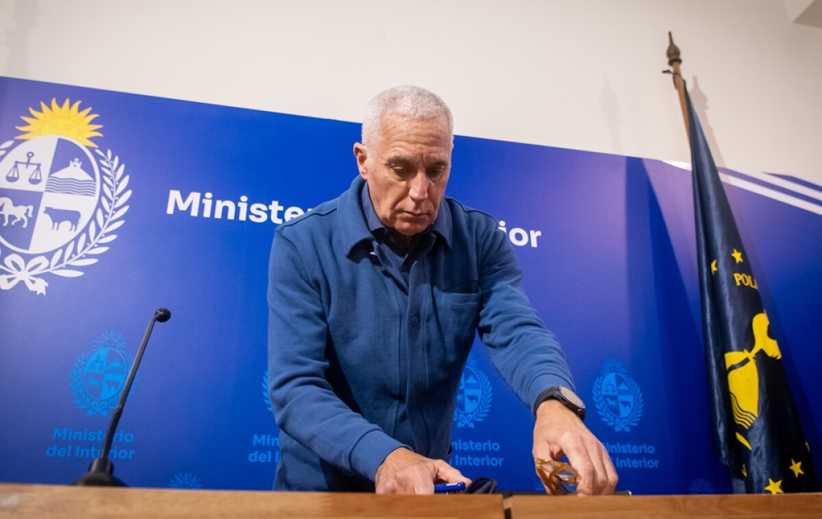 Carlos Negro, ministro del Interior.