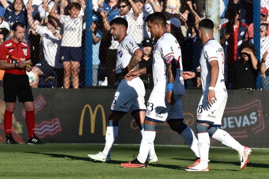 Regresa el fútbol a Uruguay: hoy se juega el clásico entre Peñarol y  Nacional - Red 92 San Bernardo FM 96.5