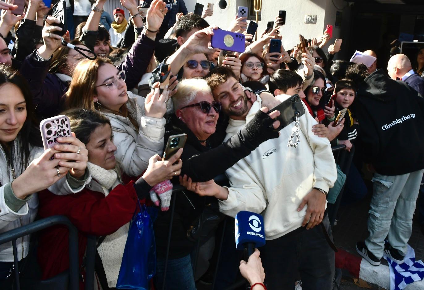 Tato Algorta, el campeón de Gran Hermano Argentina, ovacionado por el público en Uruguay.