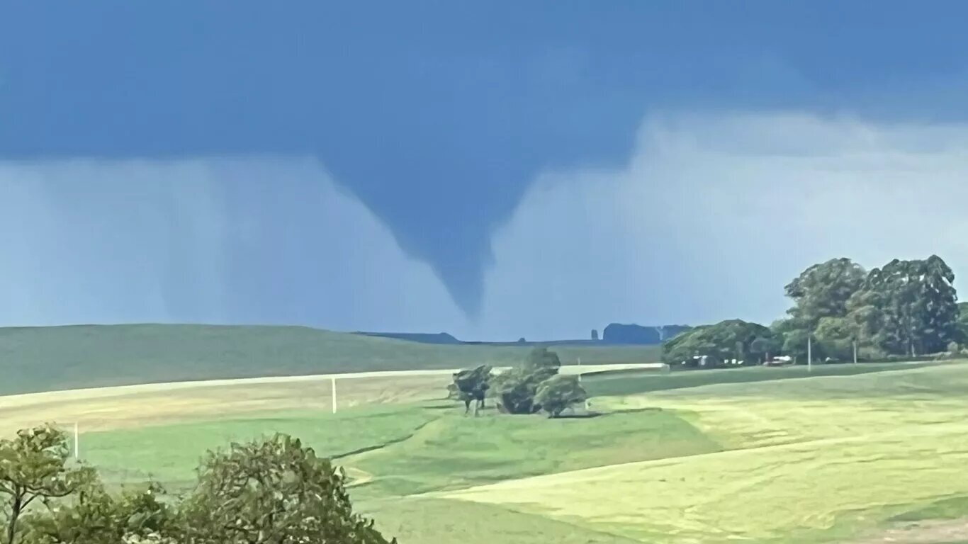 Tornado registrado por Metsul en la frontera Brasil-Uruguay.
