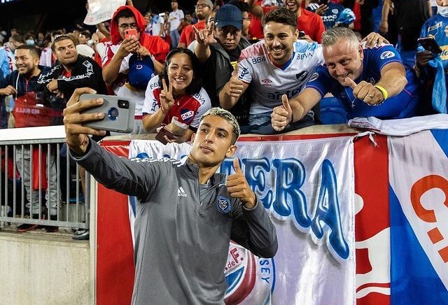 Santiago Rodríguez y el aguante de los hinchas de Nacional.