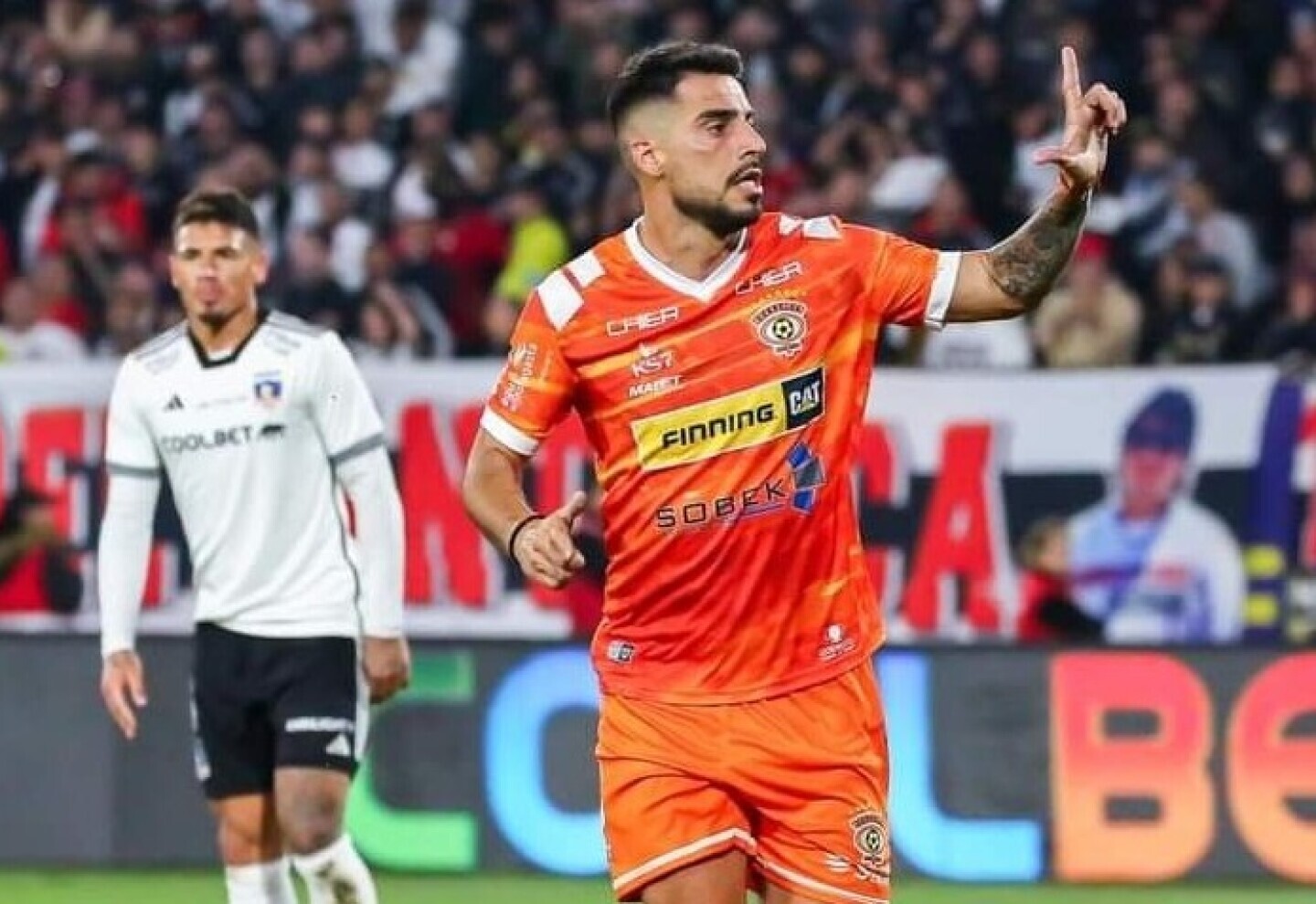 Gastón Rodríguez con la camiseta del Cobreloa de Chile.