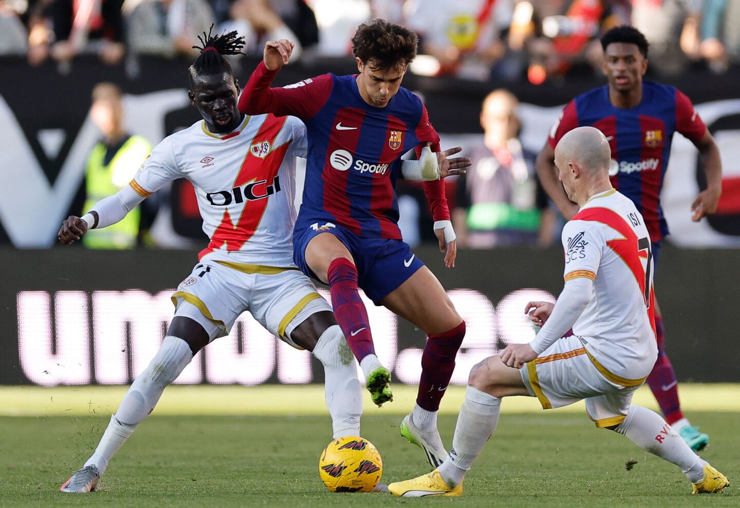 Rayo Vallecano 1 - 1 Barcelona: con Ronald Araujo en el banco, Barcelona  rescató un punto agónico en LaLiga - EL PAÍS Uruguay
