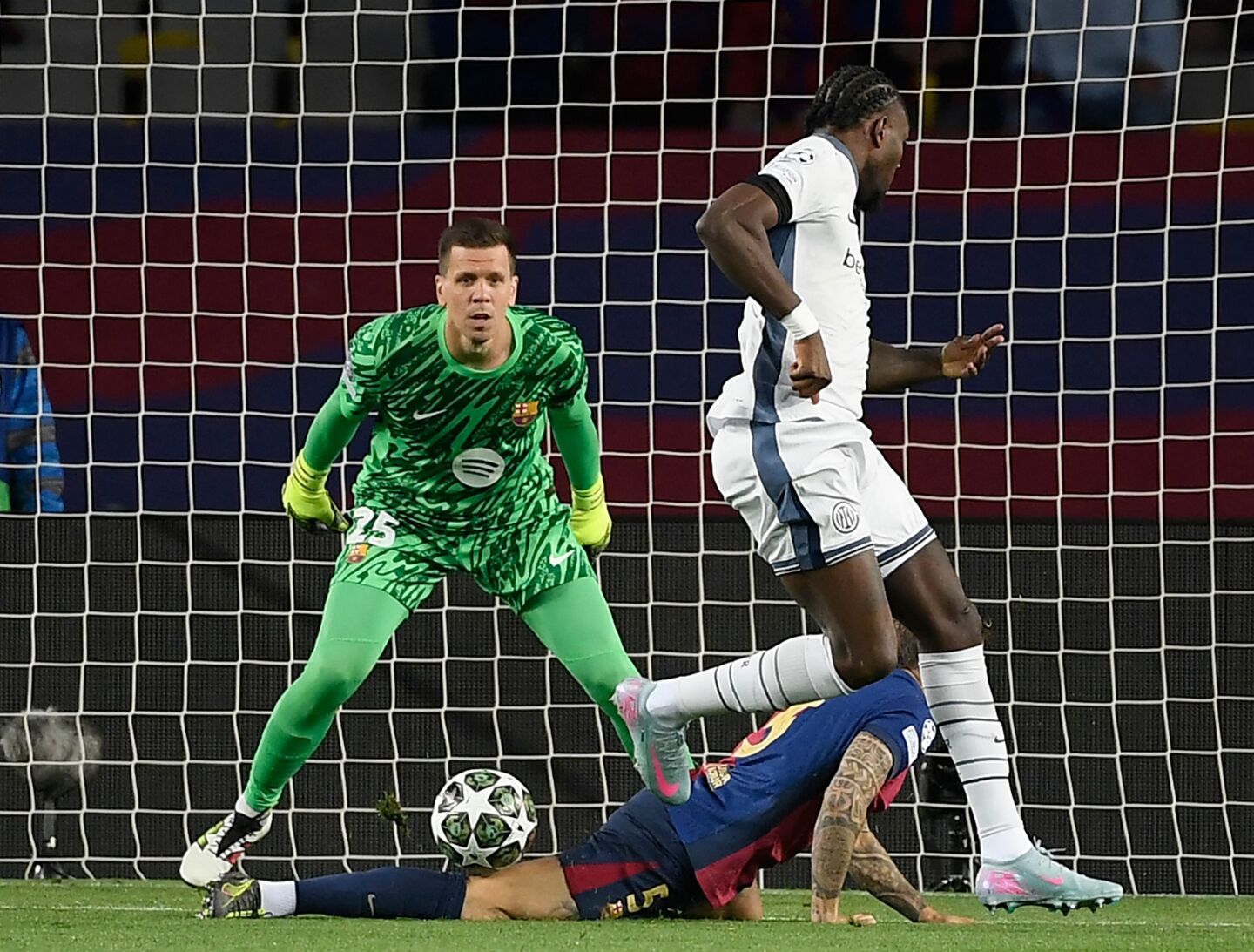 Gol de taco de Marcus Thuram (Inter) al Barcelona por semis de UCL