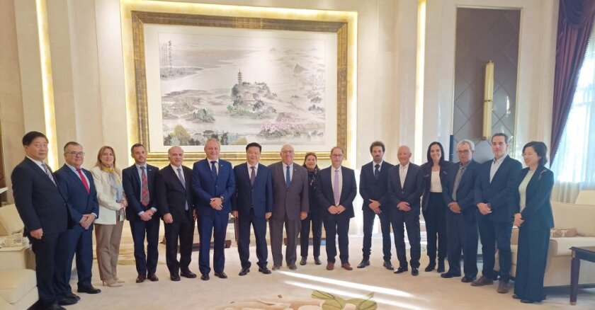 Delegación uruguaya encabezada por el intendente de Florida Guillermo López en China