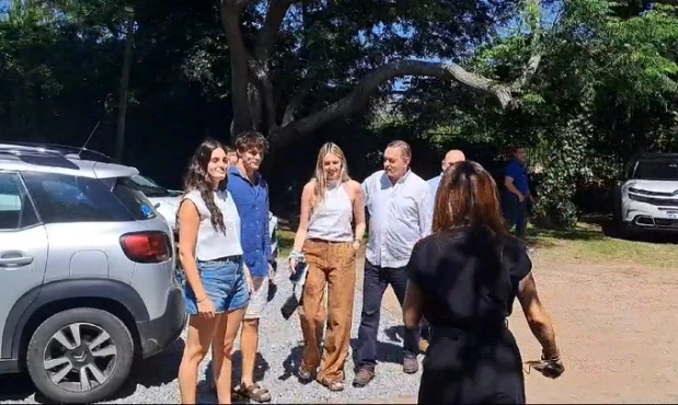 Los hijos de Álvaro Delgado hablan con la prensa