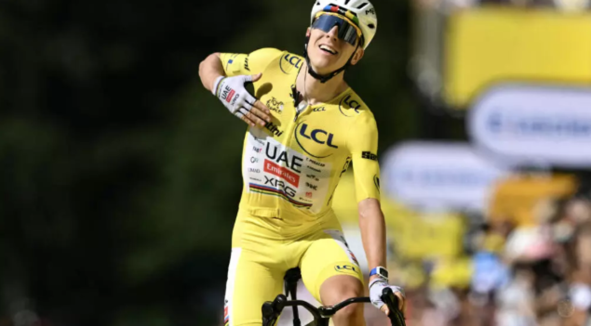 Tadej Pogacar gana la décima etapa del Tour de Francia.