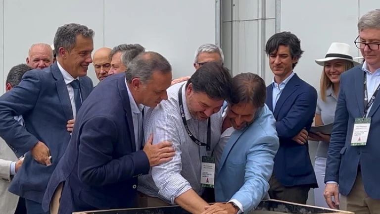 Luis Lacalle Pou en inauguración de Cementera en Lavalleja
