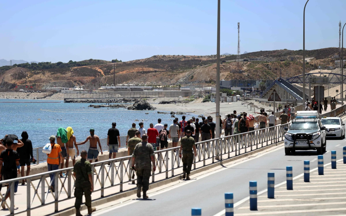 La migración en Ceuta, la falsa difusión de que España permite un “paso más fácil” y el impacto de su relación con Argelia